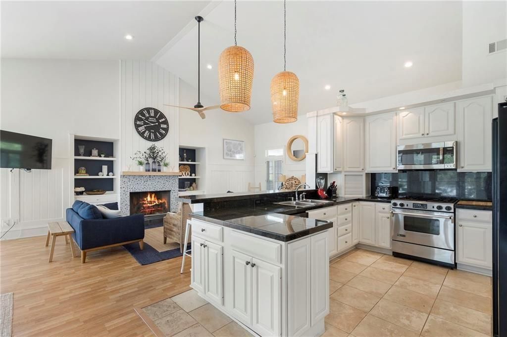 Building Photo - 61 View Point Dr