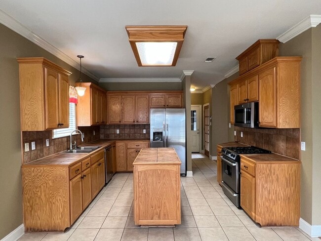 Building Photo - Pelican Crossing