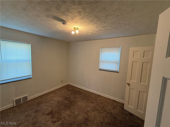 Building Photo - 21250 Crystal Ave