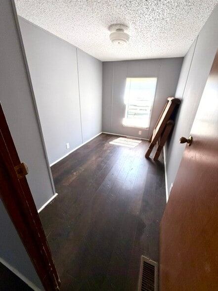 Building Photo - 310 Sunny Acres Rd