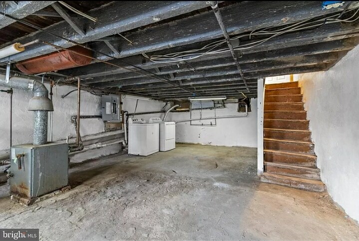 Building Photo - 214 Hermitage St