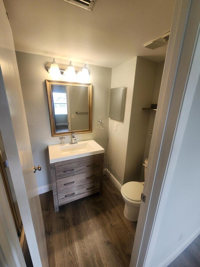 Building Photo - 7257 Golf Colony Ct