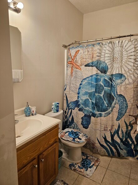 Building Photo - 15913 Adam Rd