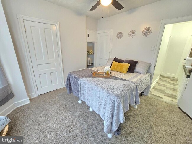 Building Photo - 3151 Pennock St