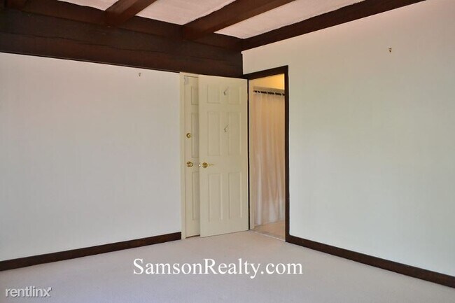 Building Photo - 2 br, 2.5 bath Townhome - 33 Power St