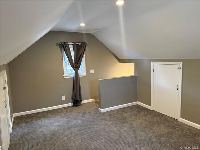 Building Photo - 10 Hillside Terrace