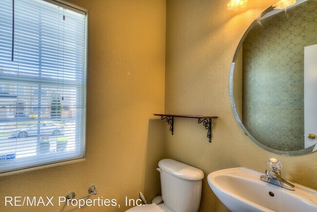 Building Photo - 4 br, 3.5 bath House - 5802 Pioneer Mesa D...