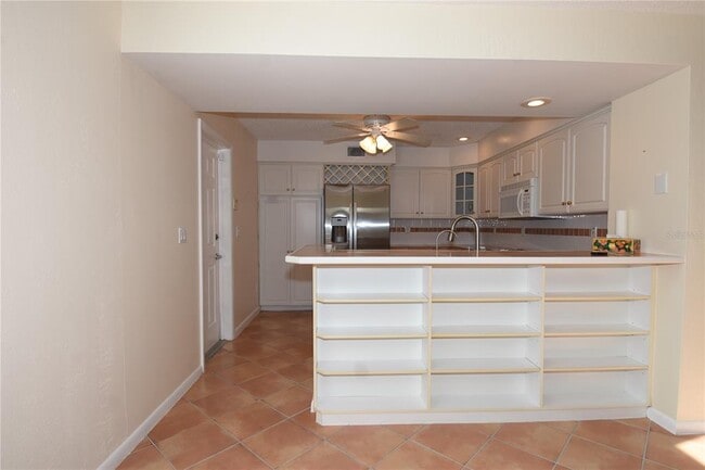 Building Photo - 74 Lake Forest Pl