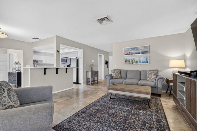 Building Photo - 213 Rio Vista Cir