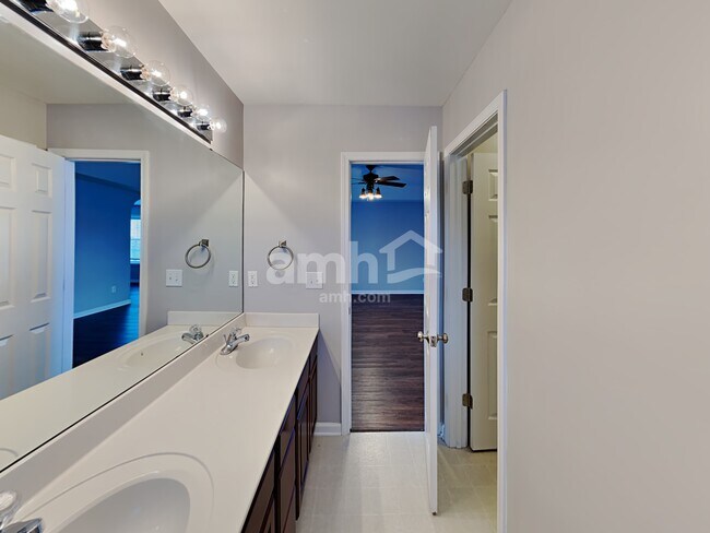 Building Photo - 912 Pristine Ln