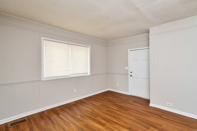 Building Photo - Beautifully Renovated Docena Home – Pet Friendly & Move-In Ready!