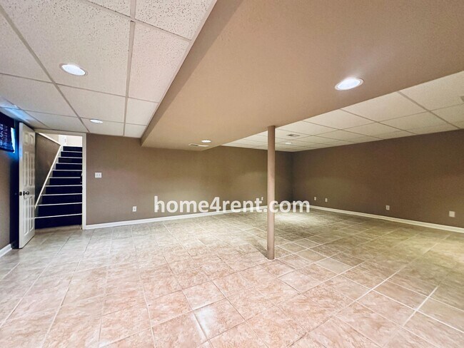 Building Photo - Beautifully Updated Home in Prime Overland...