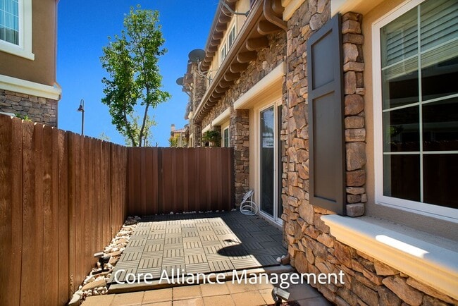 Building Photo - 11528 Verona Dr