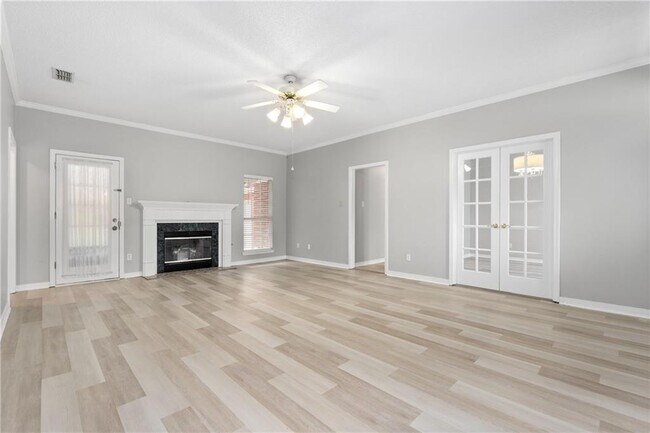 Building Photo - 408 Lakeview Dr W