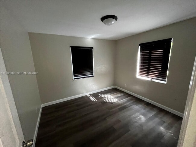 Building Photo - 816 Beech Rd