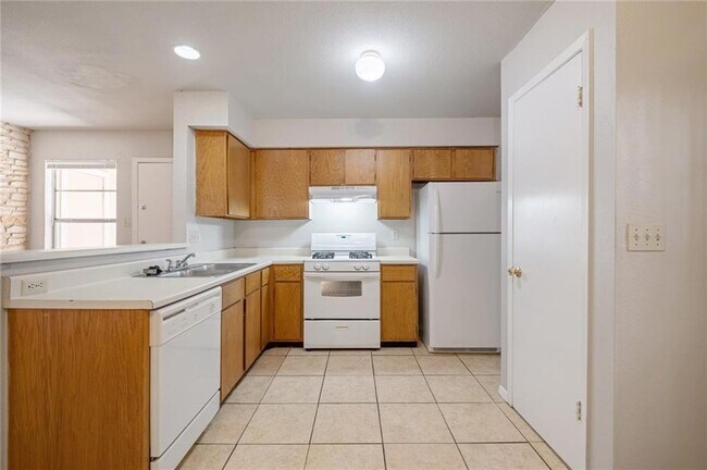 Building Photo - 211 Sport Clips Wy