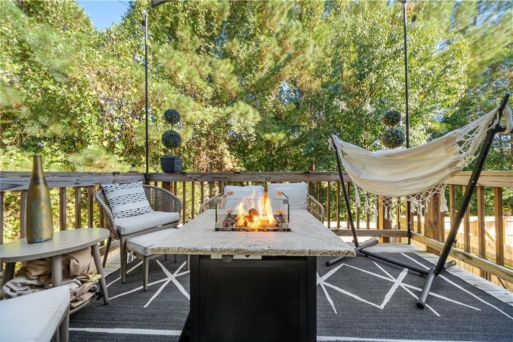 Building Photo - 580 Morrow Ln