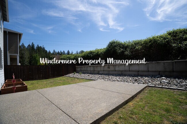 Building Photo - 5064 NW Bear Paw Ct