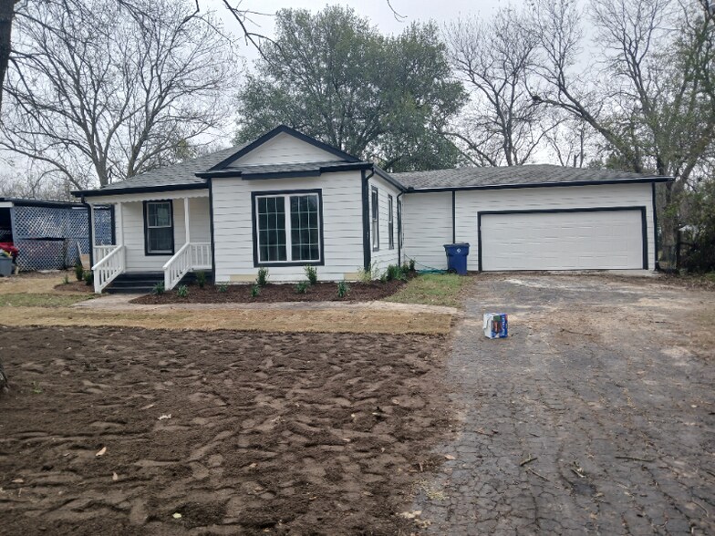 Building Photo - 1110 Commerce Dr