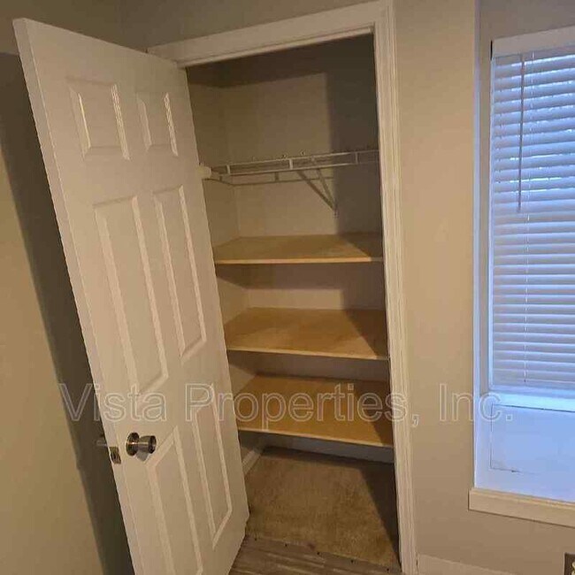 Building Photo - 737 N Hite Ave