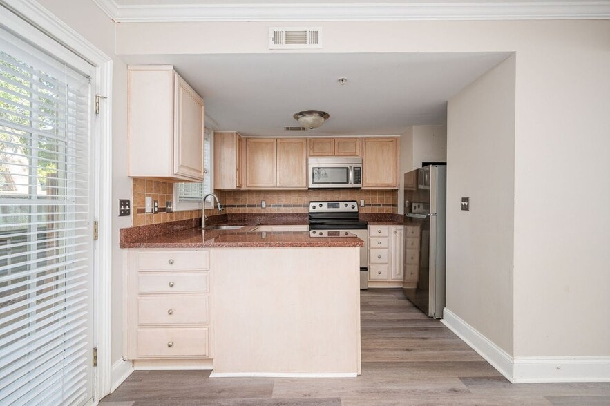 Building Photo - 31 Villa Ct SE