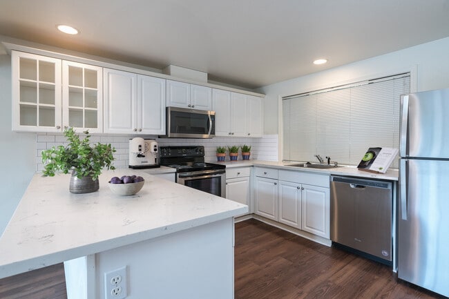 Primary Photo - Benchmark Townhomes