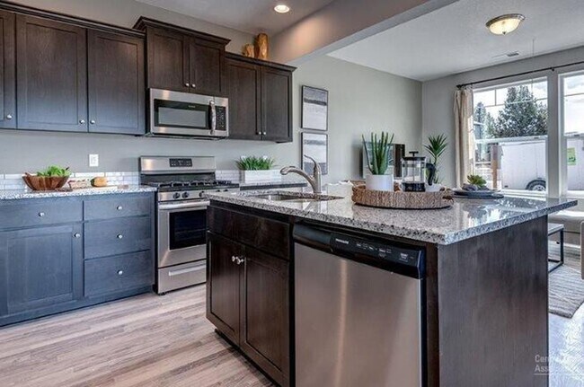 Primary Photo - Newer SE 3 Bdrm House, All Appliances incl W/D, Air Cond, Community Pool, Double Garage