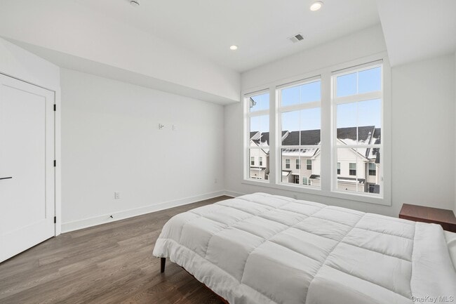 Building Photo - 4034 Chestnut Rdg Rd