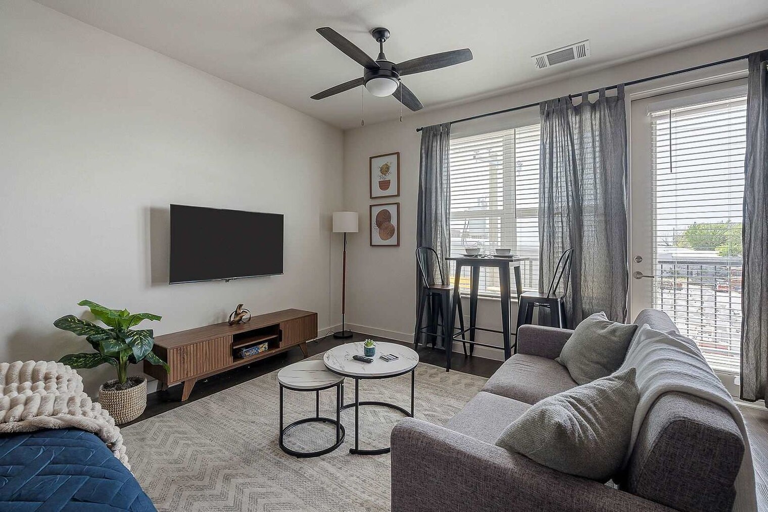 Building Photo - 2232 Empire Central Dr