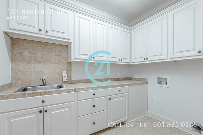 Building Photo - 4 Bed/3 Bath Home in Hartfield