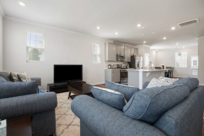 Building Photo - 2500 Chert Ln