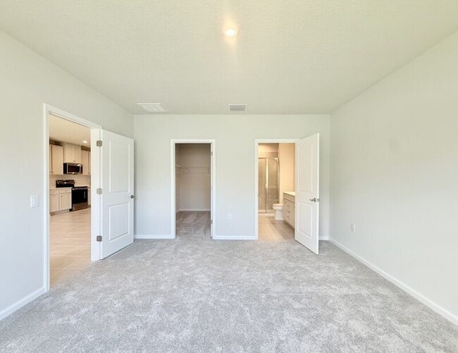 Building Photo - 499 Voltaire Dr