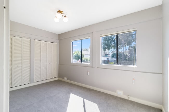 Building Photo - 1830 San Antonio Ave