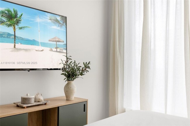 Building Photo - 159 NE 6th St