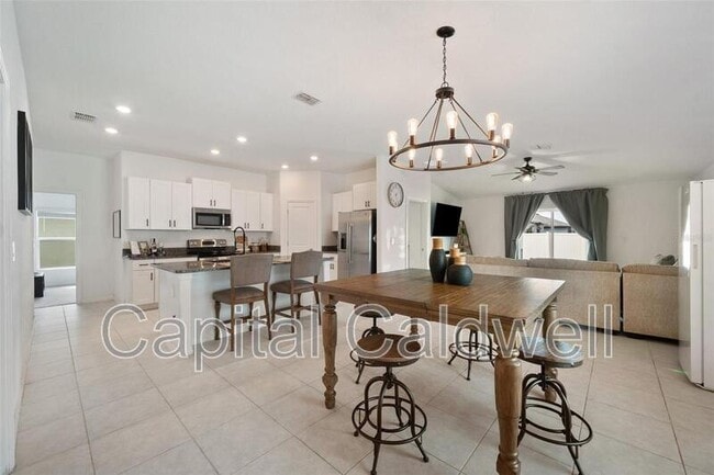 Building Photo - 5517 Blue Azure Dr