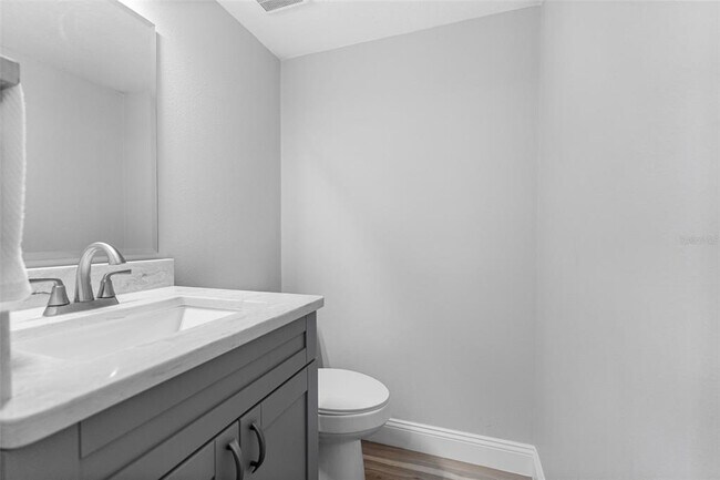 Building Photo - 3420 S Carter St