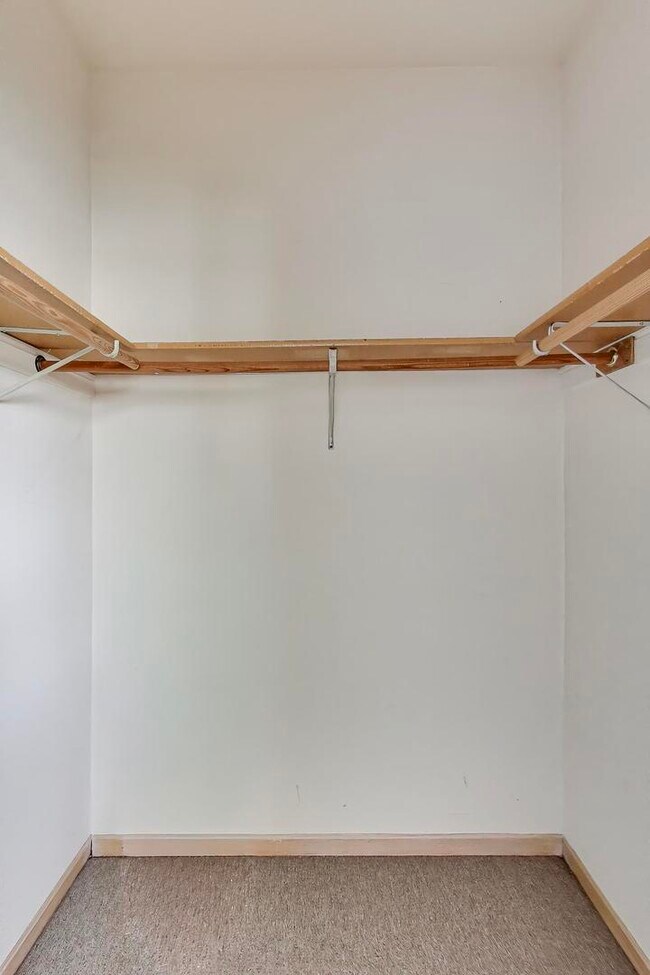 Building Photo - 1423 W Cortez St