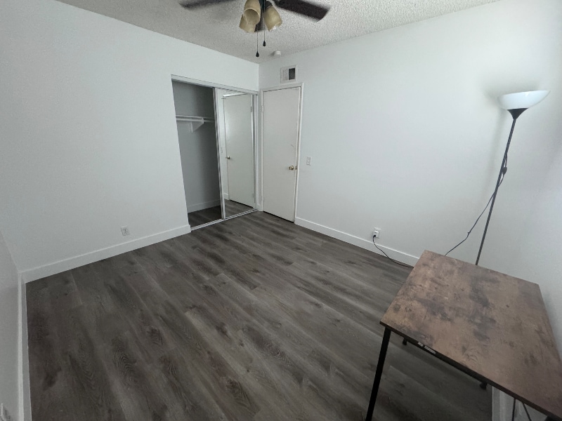 Building Photo - 266 N Rock River Dr