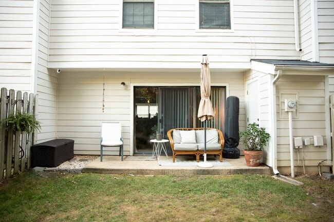 Building Photo - 7761 Falcon Rest Cir