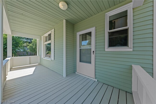 Building Photo - 6209 Pear Ave