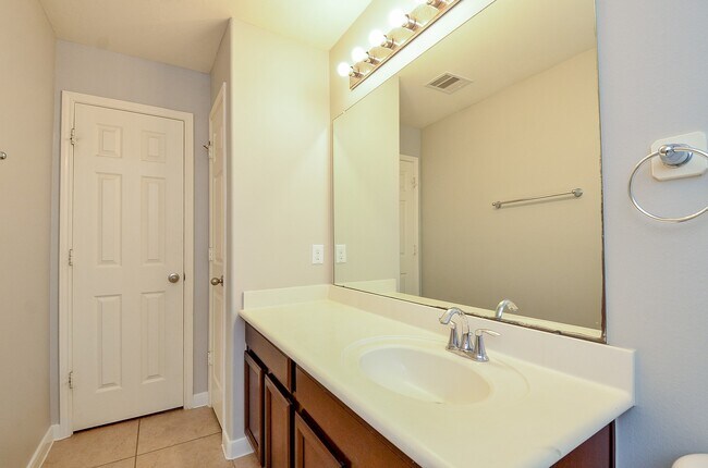 Building Photo - 24514 Springwood Glen Ln