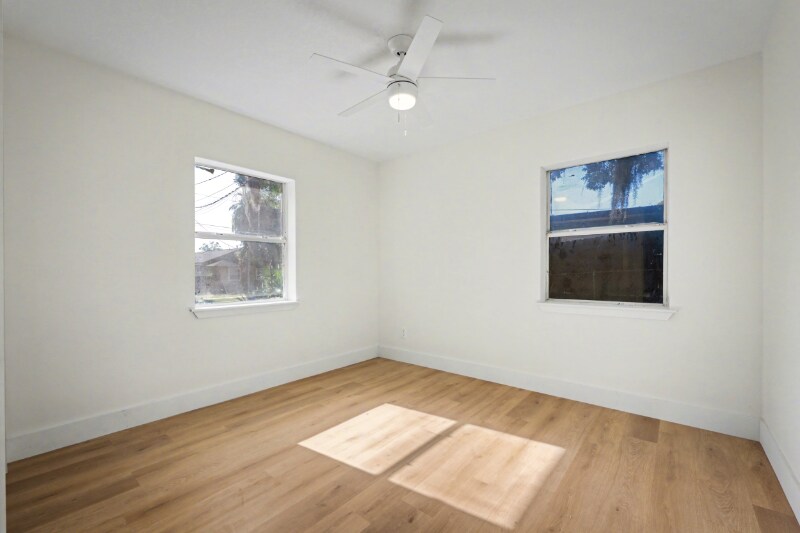 Building Photo - 5827 Ansley St