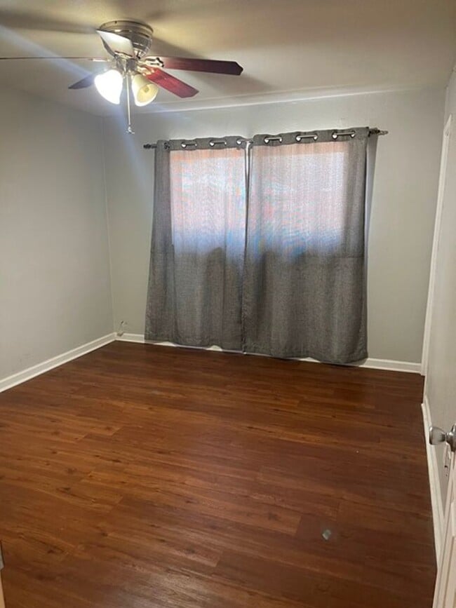 Building Photo - 3944 W Bethany Home Rd