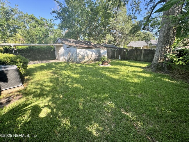 Building Photo - 4050 Dellwood Ave