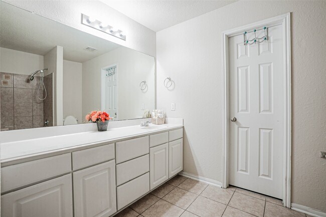 Building Photo - 3050 Thicket Path Way