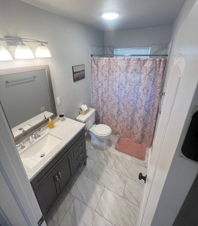 Building Photo - 4813 Bermuda Cir