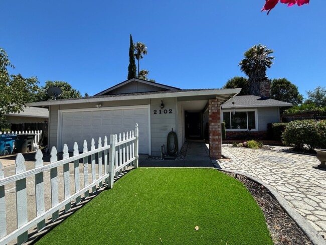 Building Photo - Move-In Ready Home with Remodeled Kitchen and Baths
