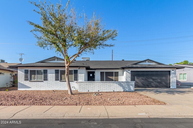 Primary Photo - 4652 W Puget Ave