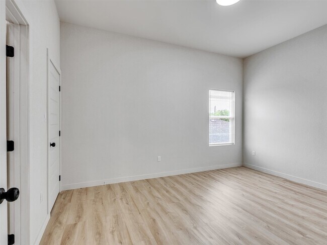 Building Photo - 9709 Cargill St
