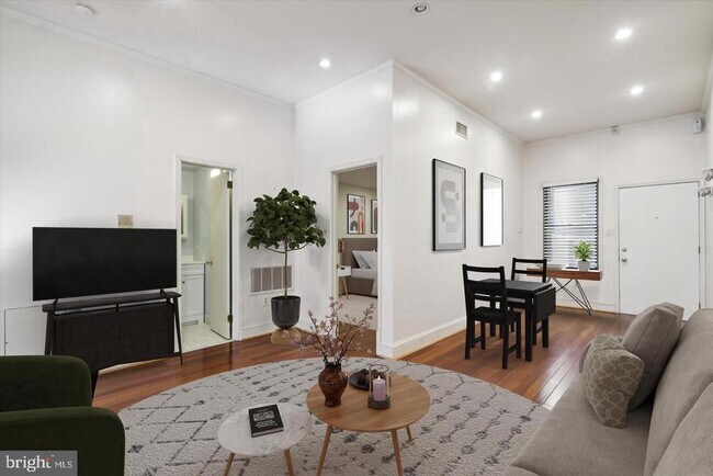 Building Photo - 1914 Fairmount Ave